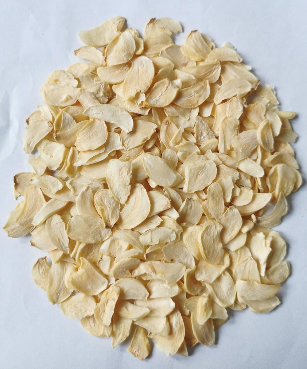 BRC White Dehydrated Garlic Slice Without Root
