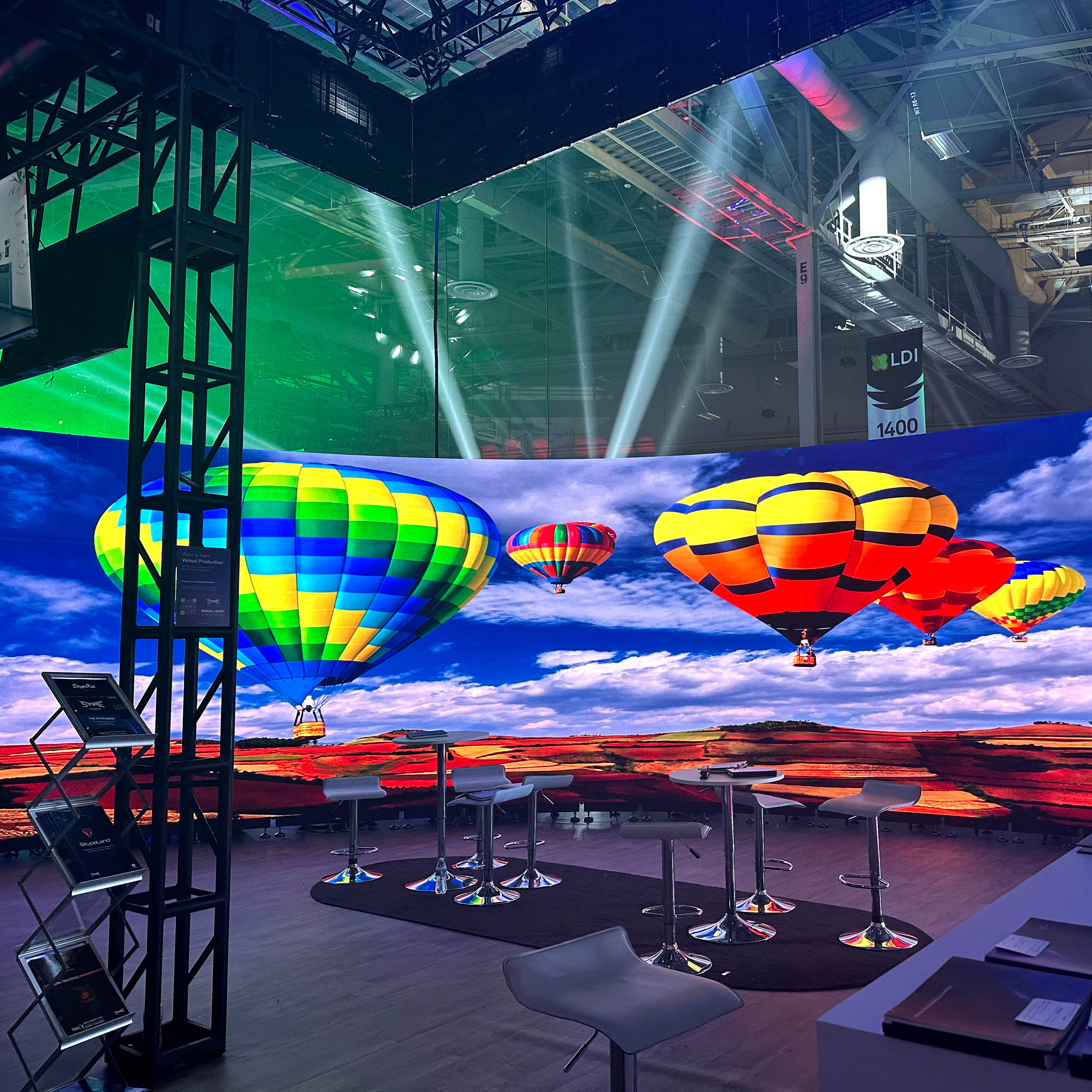 XR And Virtual Shooting P1.9P2.6 Background LED Screen Wedding Stage Decoration