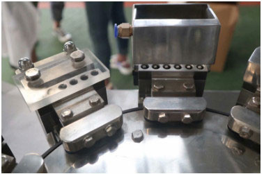 Full Auto Capsule Filling Machine For Powder Touch Screen Control
