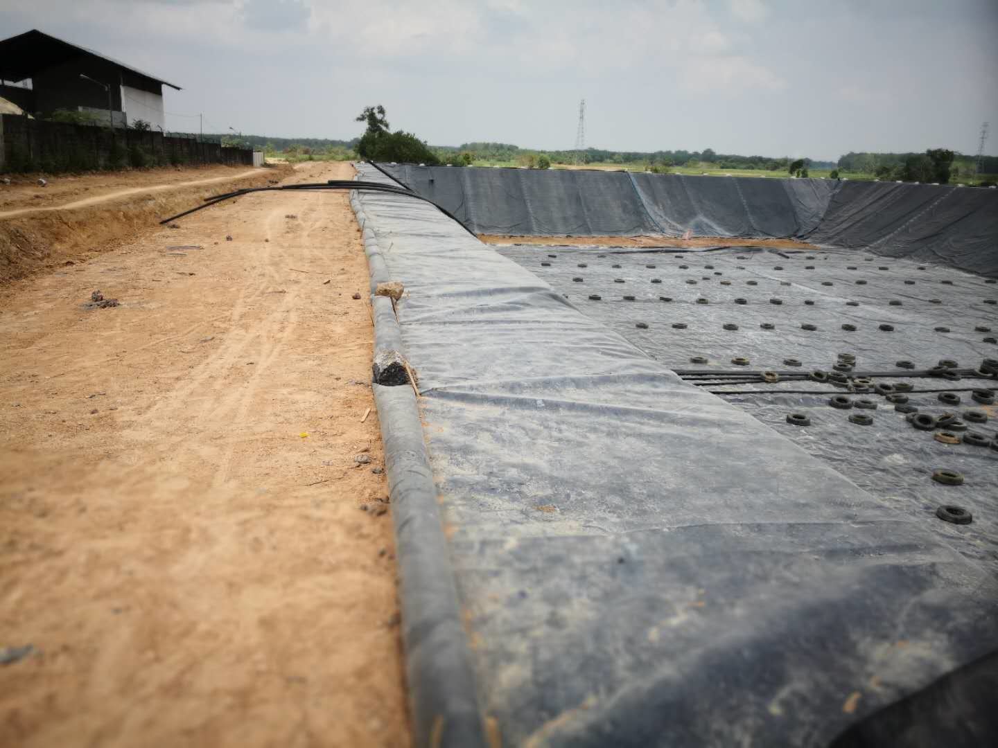 Anti Leakage 2mm HDPE Geomembrane Dam Reservoir Agricultural Pond Liner