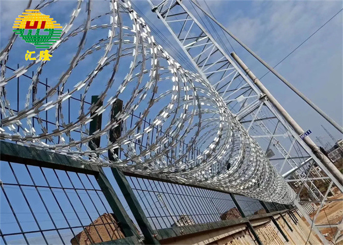 Astm Military Concertina Barbed Wire Fencing Single Coil Blade Type With Clips