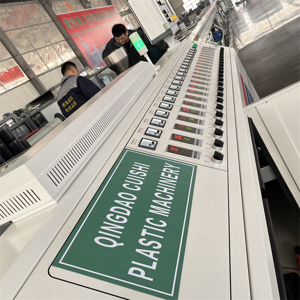 Automatic Feeder PE Pipe Equipment 90KW Plastic HDPE Pipe Production Line