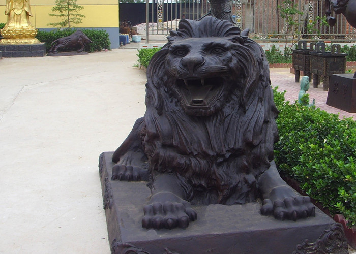 Custom Cast Metal Antique Bronze Sitting Lion Statue for Outdoor