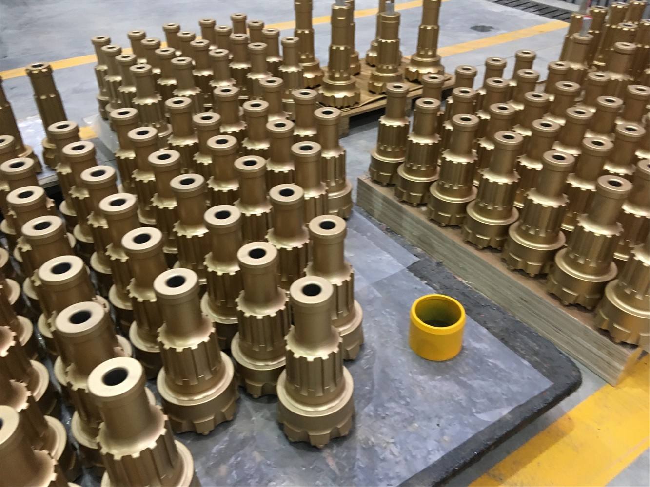 Low Air Pressure DTH Button Bits CIR90 With Diameter 90/93/95mm For Down The Hole Rock Drilling
