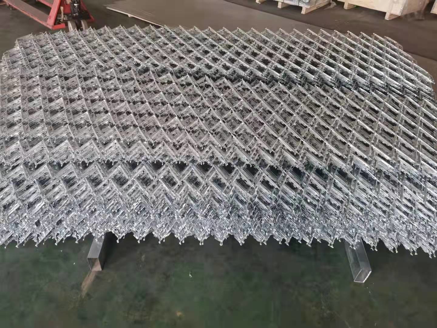 CBT 65 Razor Blade Wire Fence razor wire coil 0.5mm Thickness prison razor wire