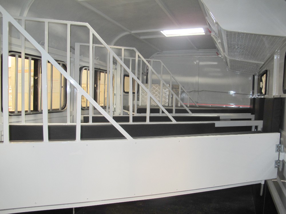 Chinese two horse trailer for sale,3 horse angle load trailer manufacturer