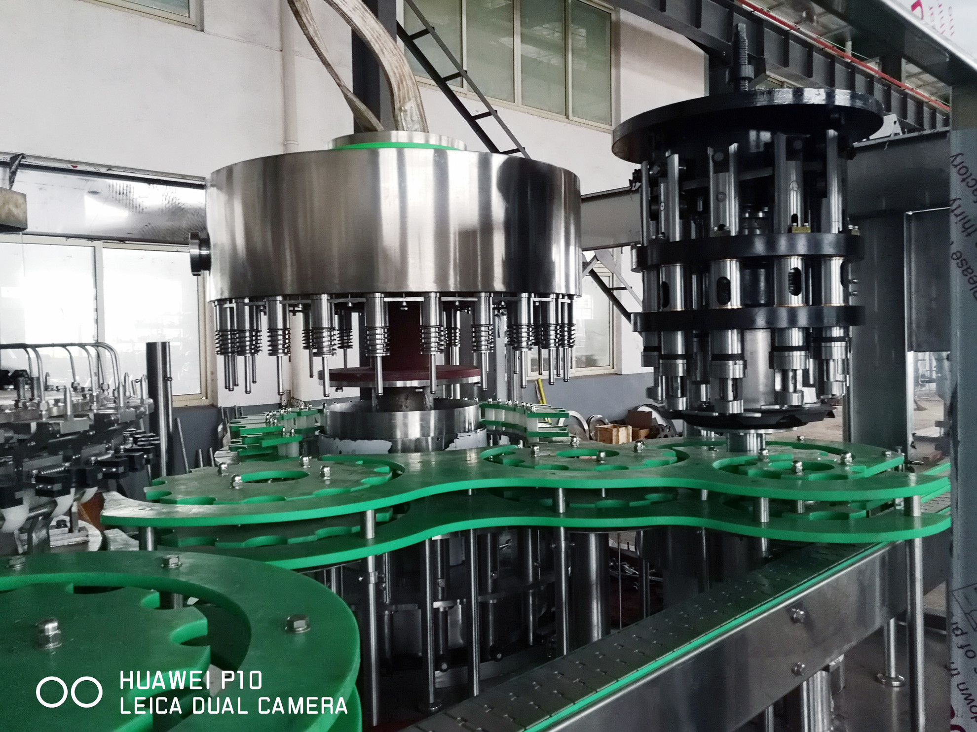 7000BPH Spirits Filling Machine For Vodka , Whisky , Brandy High Efficiency