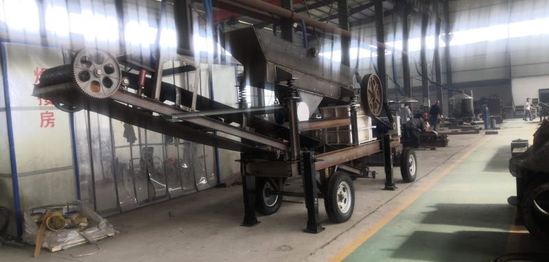 clinker 30TPH Mobile Jaw Crusher Machine Three Stages Crushing