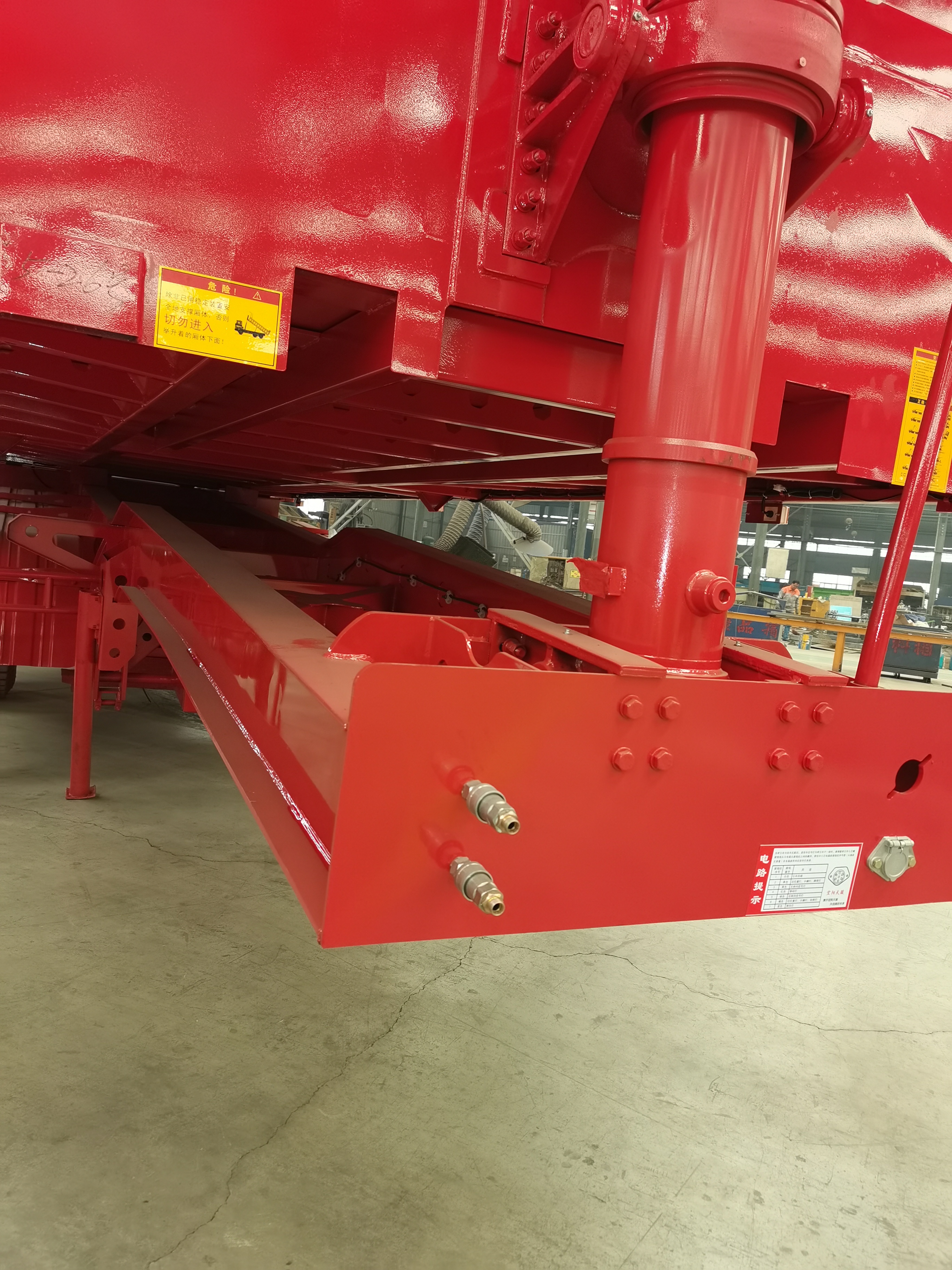 60T Rear Dump Trailer 3 Axle Hydraulic Cylinder Ending Tipper Semi-Trailer with Materials