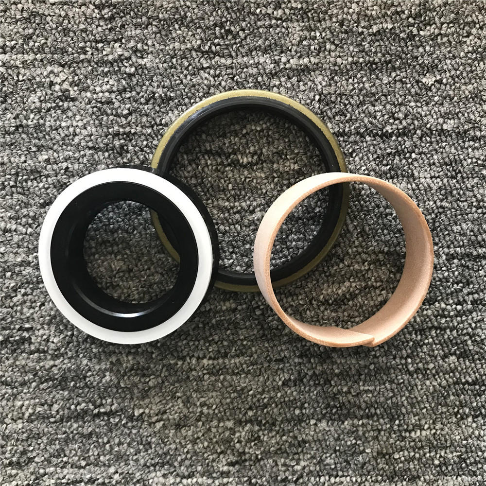 Tension Oil Seal Repair Walking Garter Spring Oil Seal Komatsu Excavator PC200-6/PC220-6