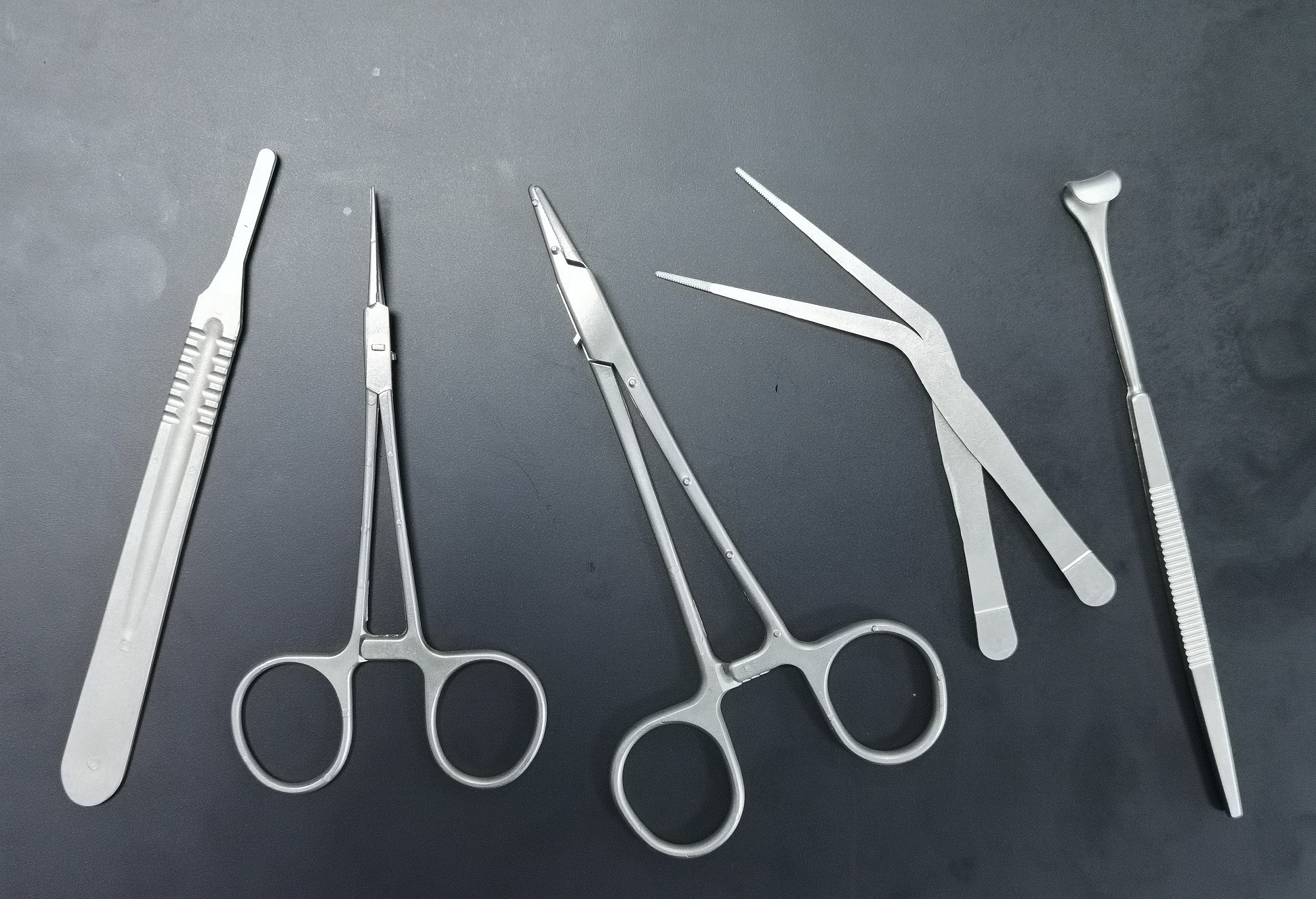Anodized Nickel Forceps Surgical Instruments , Stainless Steel Needle Holding Forceps