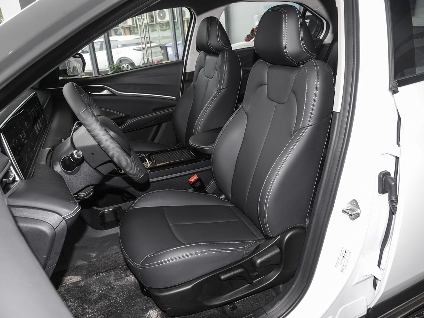 2023 NETA U Electric Vehicle The Perfect Combination of Style and Efficiency Used Car with Good Condition