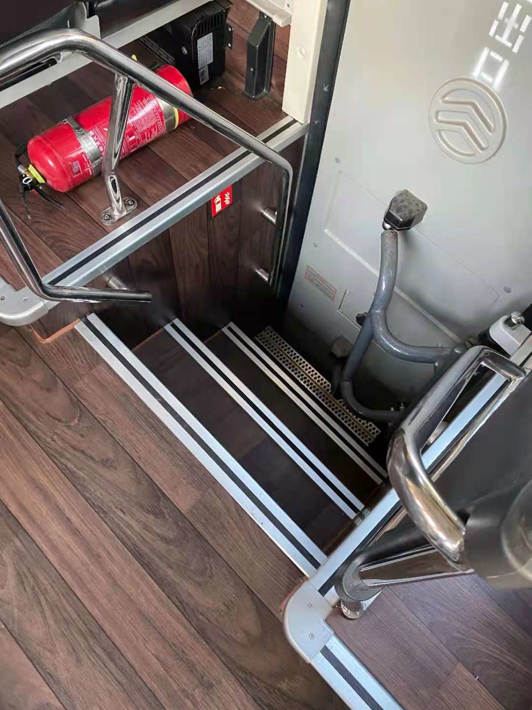 2019 Year 52 Seats Used Passenger Coaches Golden Dragon Brand XML6122 Model Left Hand Steering