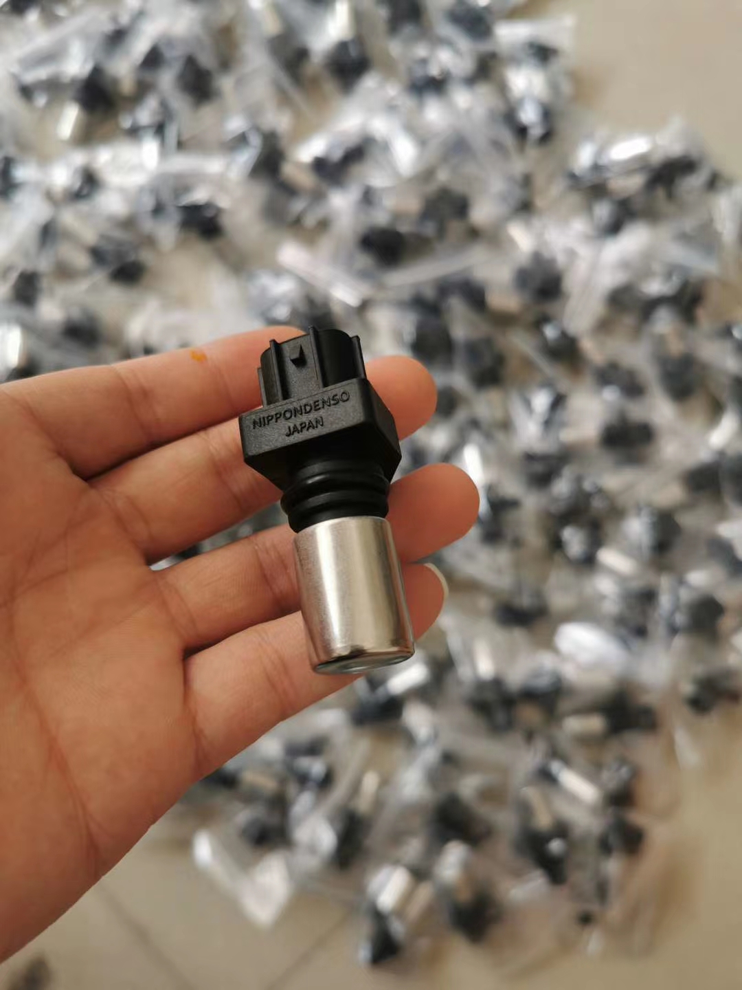 EC210B E240 EC290 Excavator Crankshaft Speed Sensor D6D D6E Camshaft Sensor VOE20450707