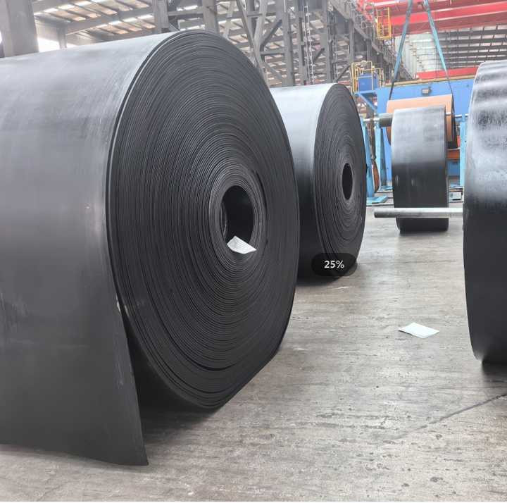 ST630 Steel Cord Conveyor Belts Small Elongation Good Trough Formation for Smooth Transport