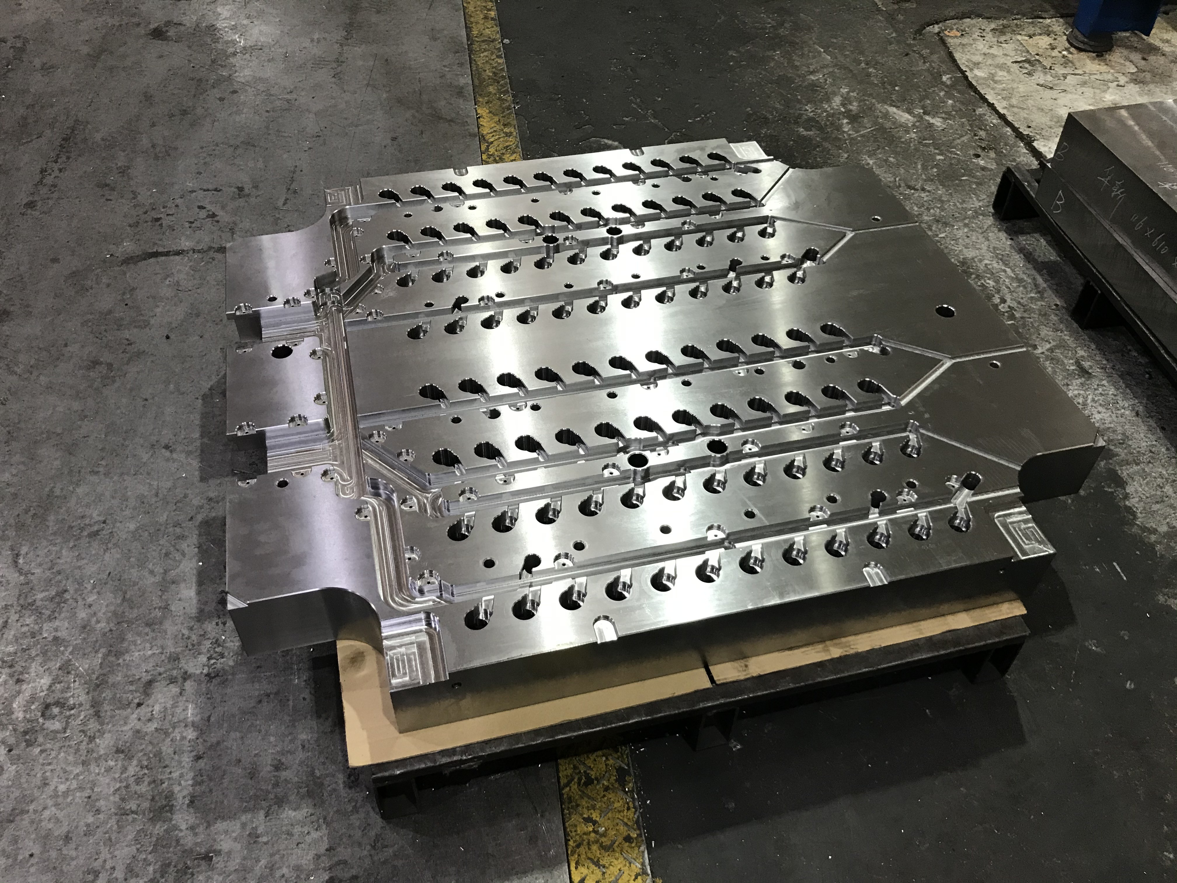 HASCO standard custom made plastic cap mold base high quality