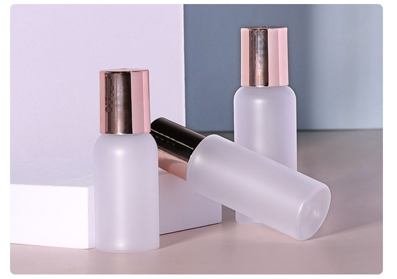 Customized 100ml Plastic Cosmetic Bottles Empty Aromatherapy Bottle With Electroplate