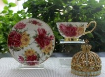 Fine Bone China Cup And Saucer Set Christmas Tea For Restaurant，Dinnerware