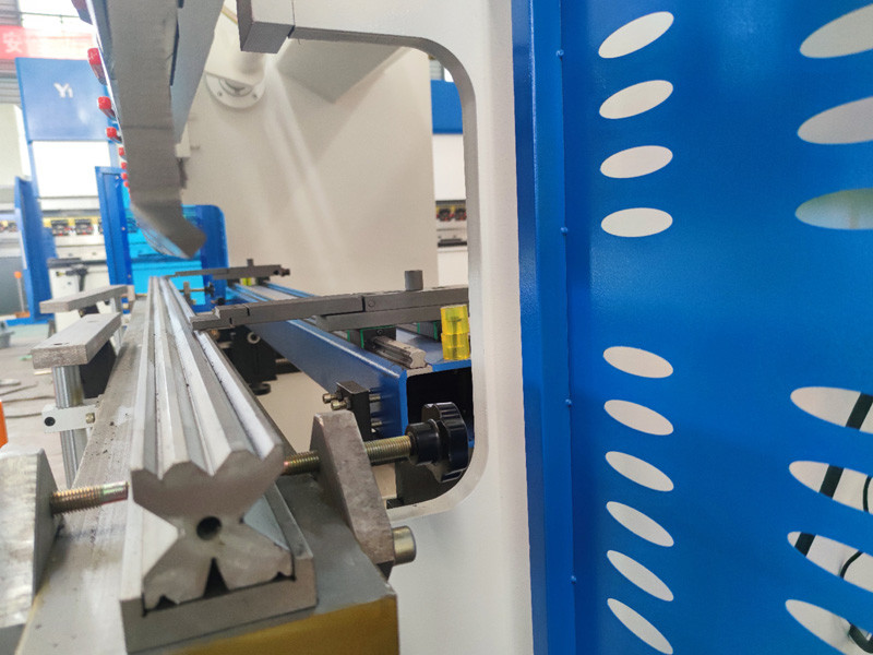 Front Light Hydraulic Press Brakes 63T / 2500MM Blue White