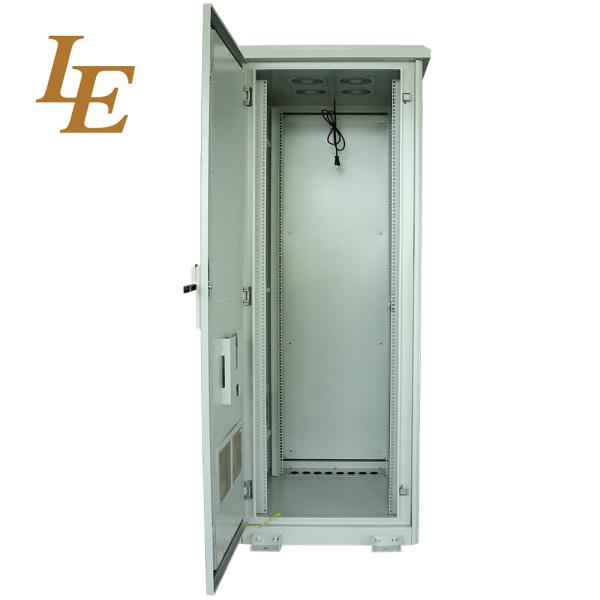 Versatile Ip65 Spcc Outdoor Server Rack Cabinet 19 Inch 18-47u 600*800mm Floor