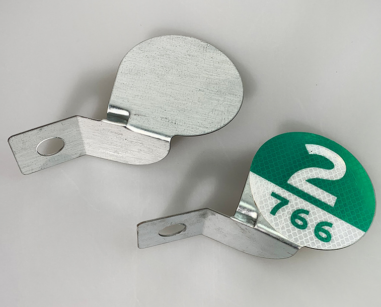 Highway Guardrail Plastic V Type Road Reflectors High Visible Road Stud Reflector