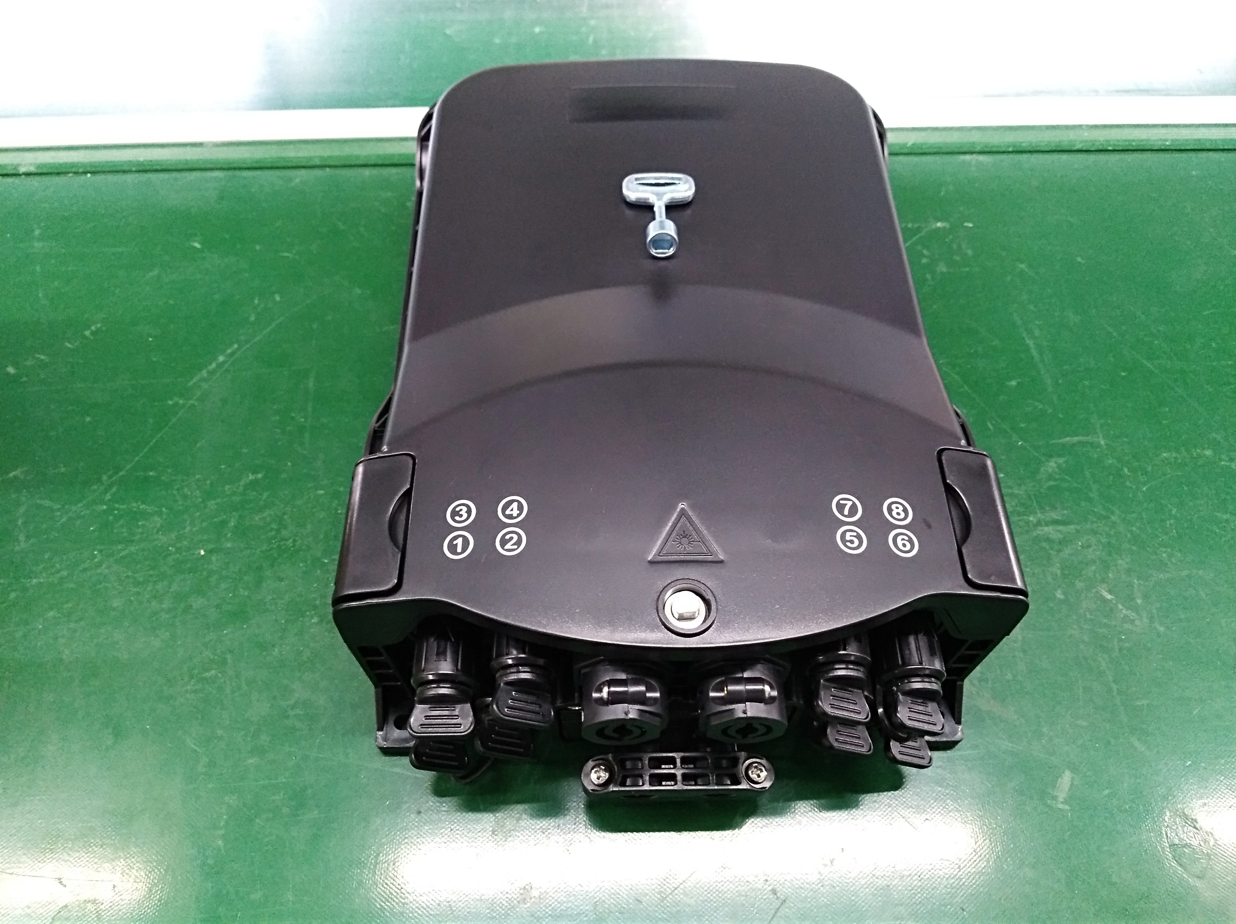 Pre-connectorized Optical Fiber Cable Distribution Box GFS-8SX IP65 319.3*214*133mm HUAWE Adapter fast connector