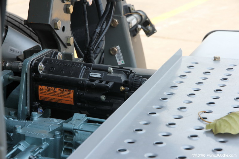 World high level HOWO A7 6x4 series tractor with ABS EVB ASR EBL TMP AMT technology
