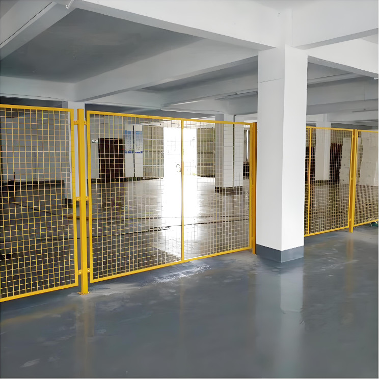 1.8M High Windproof Seamless Workshop Isolation Net Perforated Metal Fencing