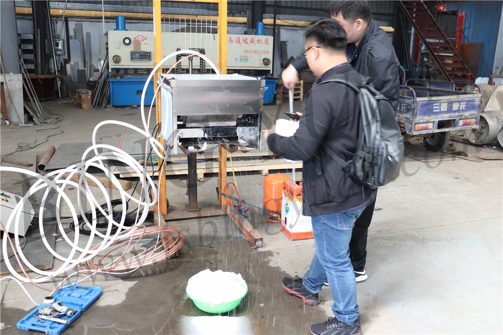 Yixing ICS Snow Falling Machine Indoor Snow Ice Maker Landscape Snow Ice Machine