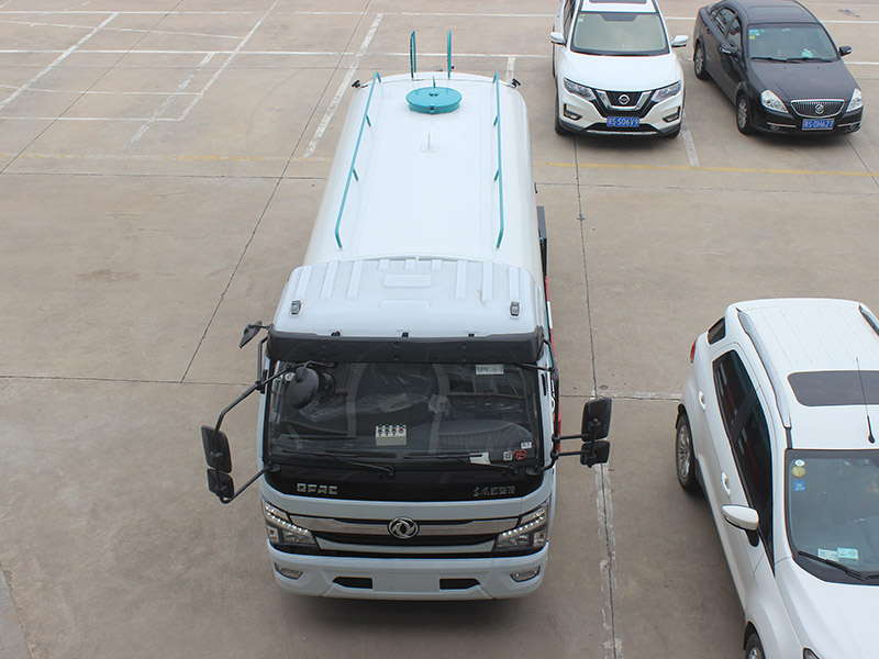 6 Cbm Spraying 15-20m 163 Horsepower Engine Yuchai Fast 8 Gears Dongfeng Water Truck for Sprinkling, Spraying Dust Reduction