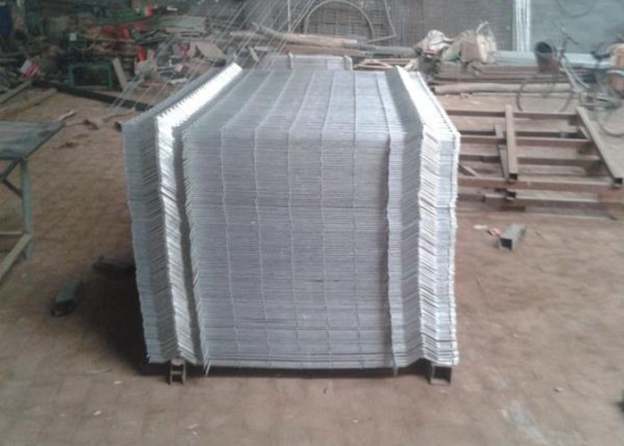 Metal Galvanised Welded Mesh Fencing , Welded Wire Mesh Fence Easily Assembled