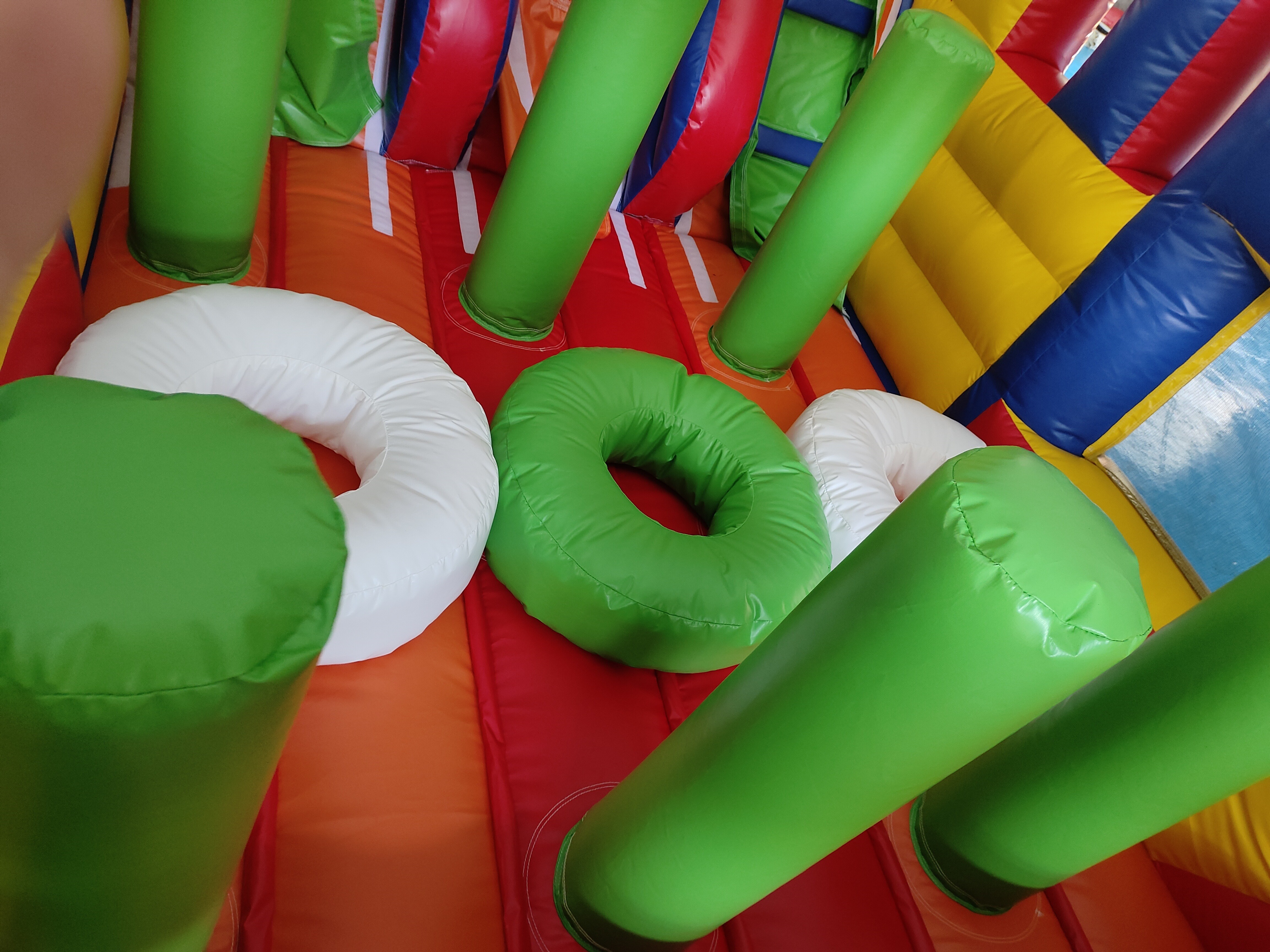 Commercial Grade PVC Tarpaulin Giant Inflatable Obstacle Courses Inflatable Fun City For Outdoor