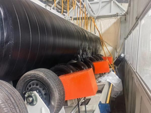Hot Chiller Water / Oil / Chemical Material Pipeline Pipe Foam Spray Insulated