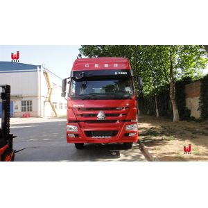 China HOWO SINOTRUK New Red/Black/Yellow Heavy Duty 6x4 Tractor Trailer Head Truck on sale