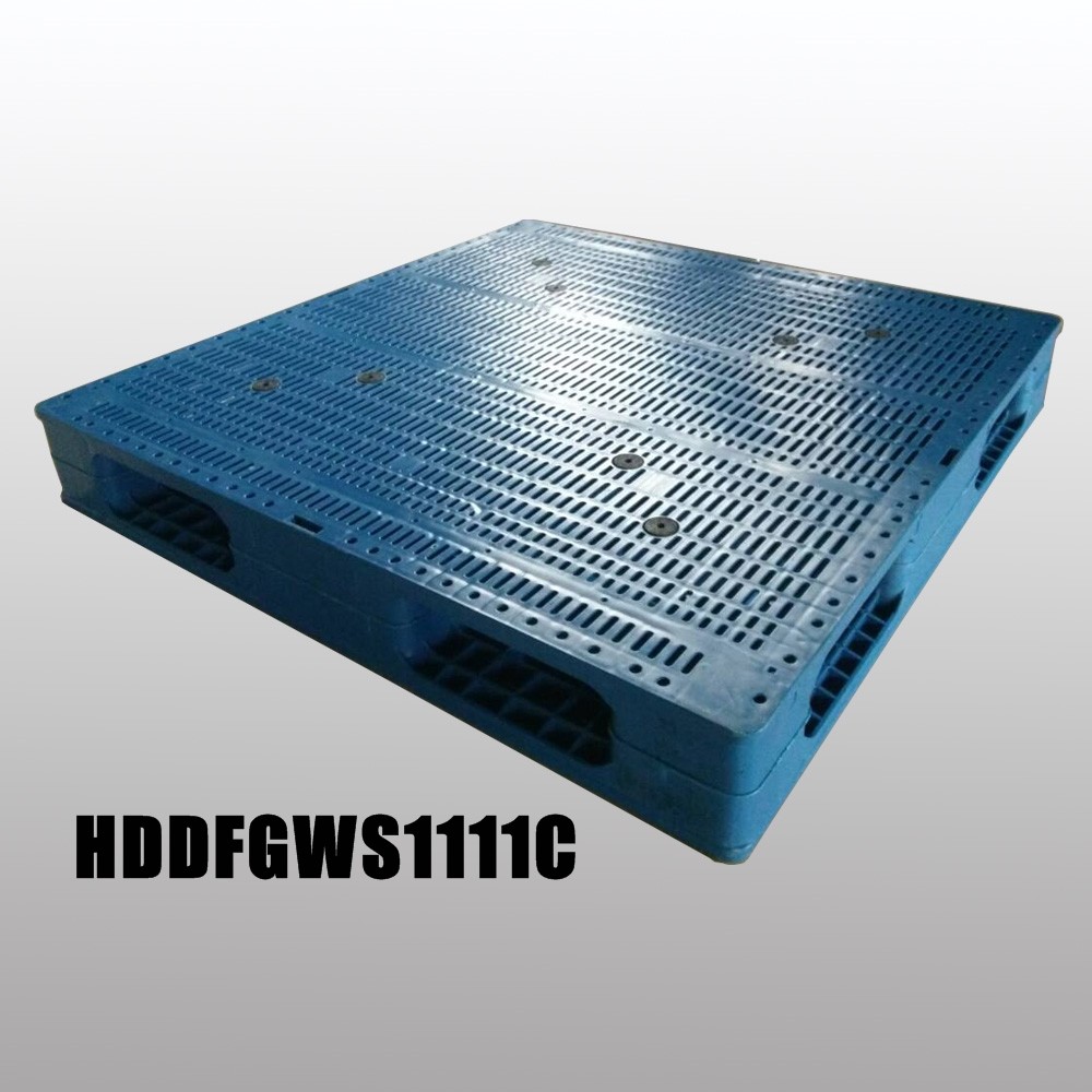 Anti slip durable racking plastic pallet