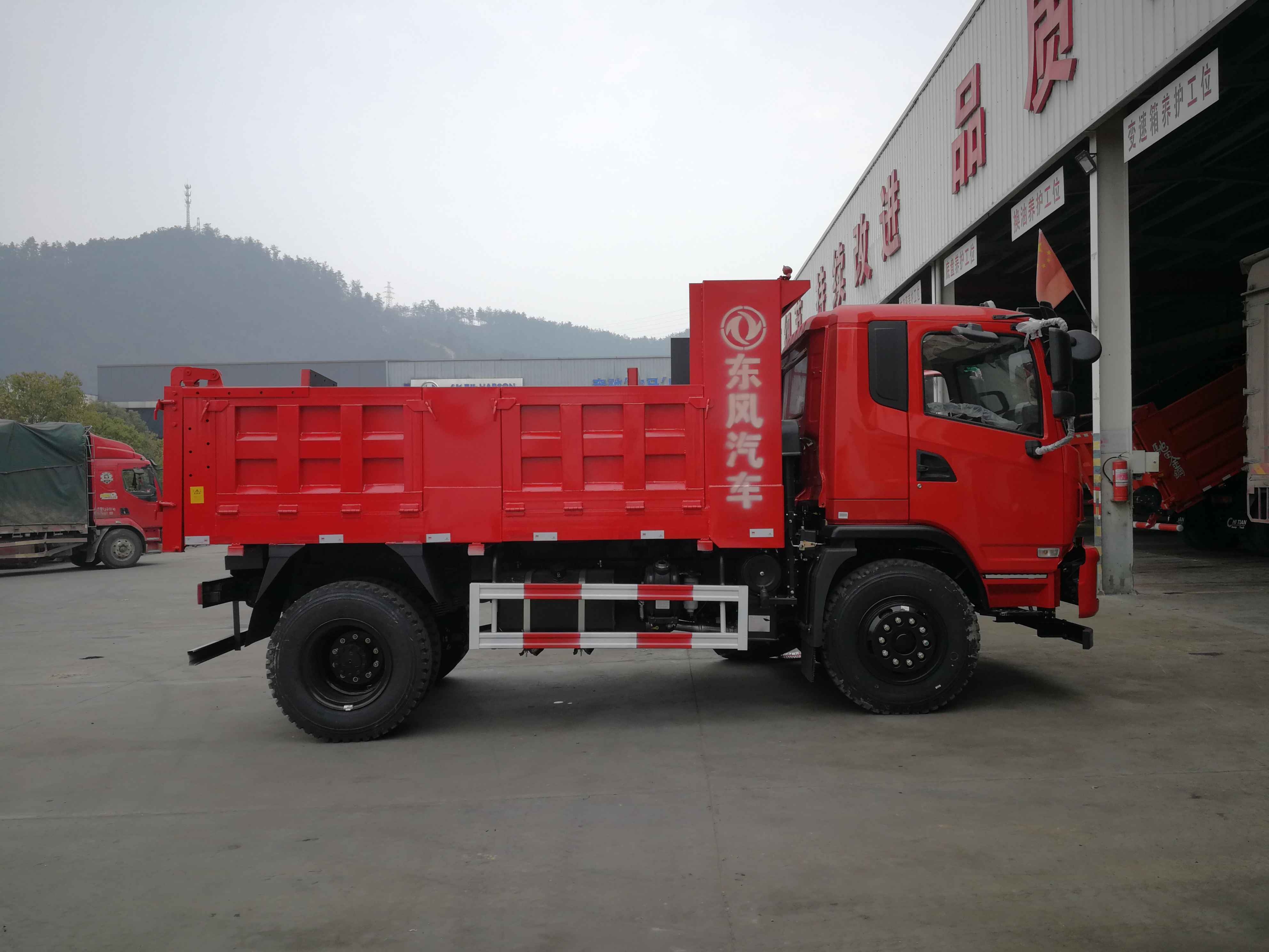 13T Hydraulic Rear Tilt Dump Truck With 7 Cubic Meters Dump Box