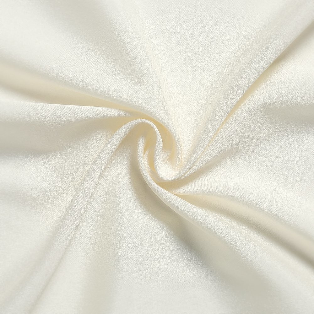Romantic Ivory Disposable Plastic Table Skirts Extra Fluffy For Wedding Ceremony