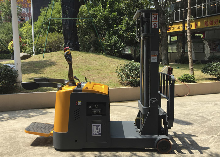 Durable Counterbalance Pallet Stacker , Walkie Stacker Forklift Compact Structure