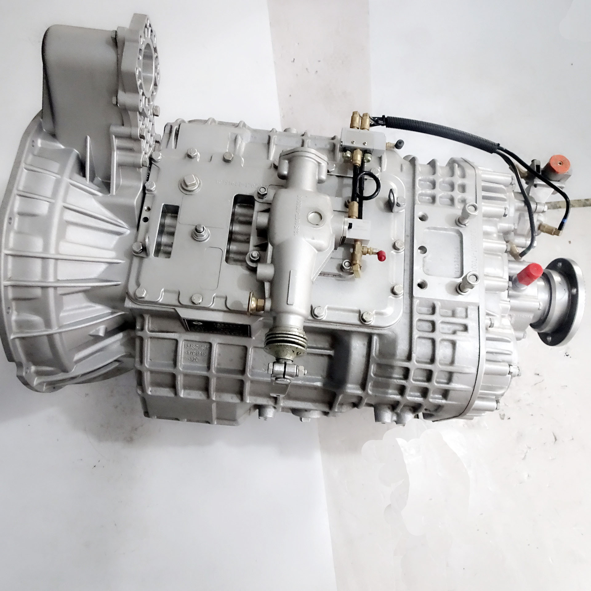 Used In HOWO Gearbox High And Low Conversion Original Quality Gearbox Shaftue Gearbox