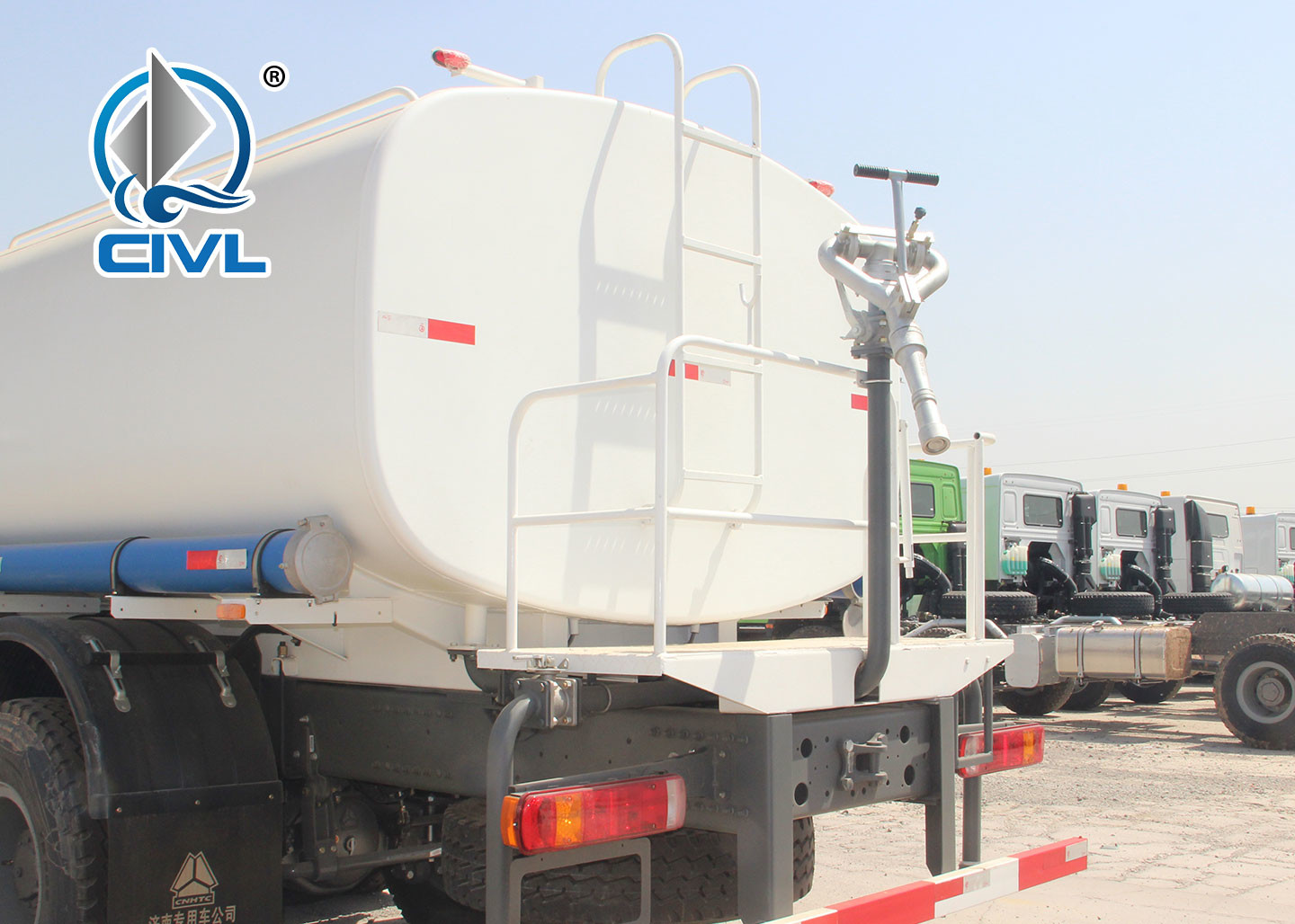 new 25M3 SINOTRUK SWZ Water Tank Truck 6x4 371hp Engine Euro II/III with good price
