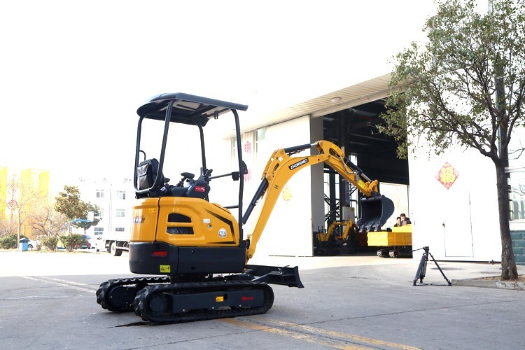 EPA Standard 2000kg Diesel Mini Excavator For Farm Use Long Lifespan