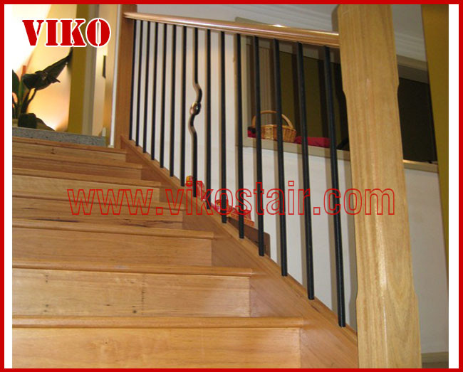 Wrought Iron Staircase VK110S Wrought Iron Handrail Tread Beech,Railing tempered glass, Handrail b eech Stringer,carbon