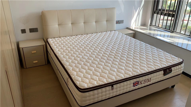 Low Vibration Multi Needle Mattress Industrial Quilting Machine