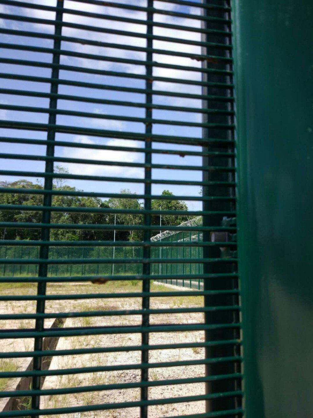 High Security Wire Fence H2430 Width 2000 Mesh 12mm x 75mm x 3.00mm diameter