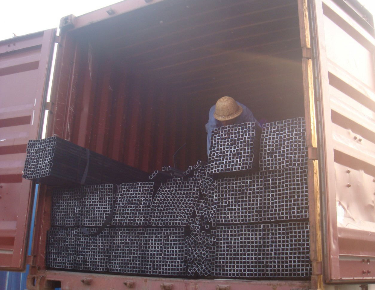 ISO 14mm Black Steel Square Tube JIS SS400 Galvanized Square Tube