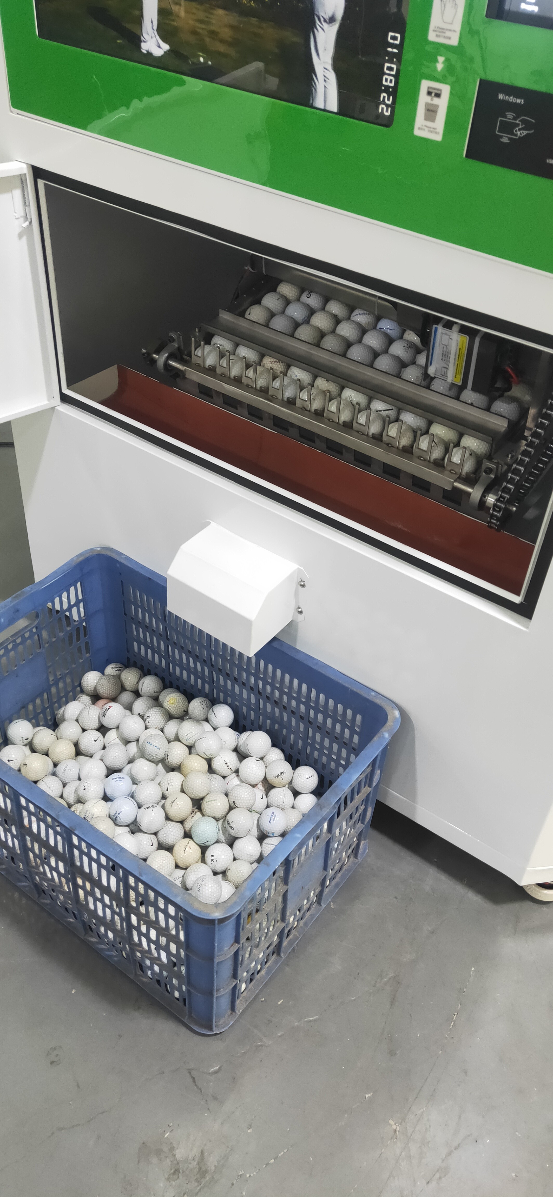 4G Network Golf Ball Vending Machine Dispenser Golf Course Machine