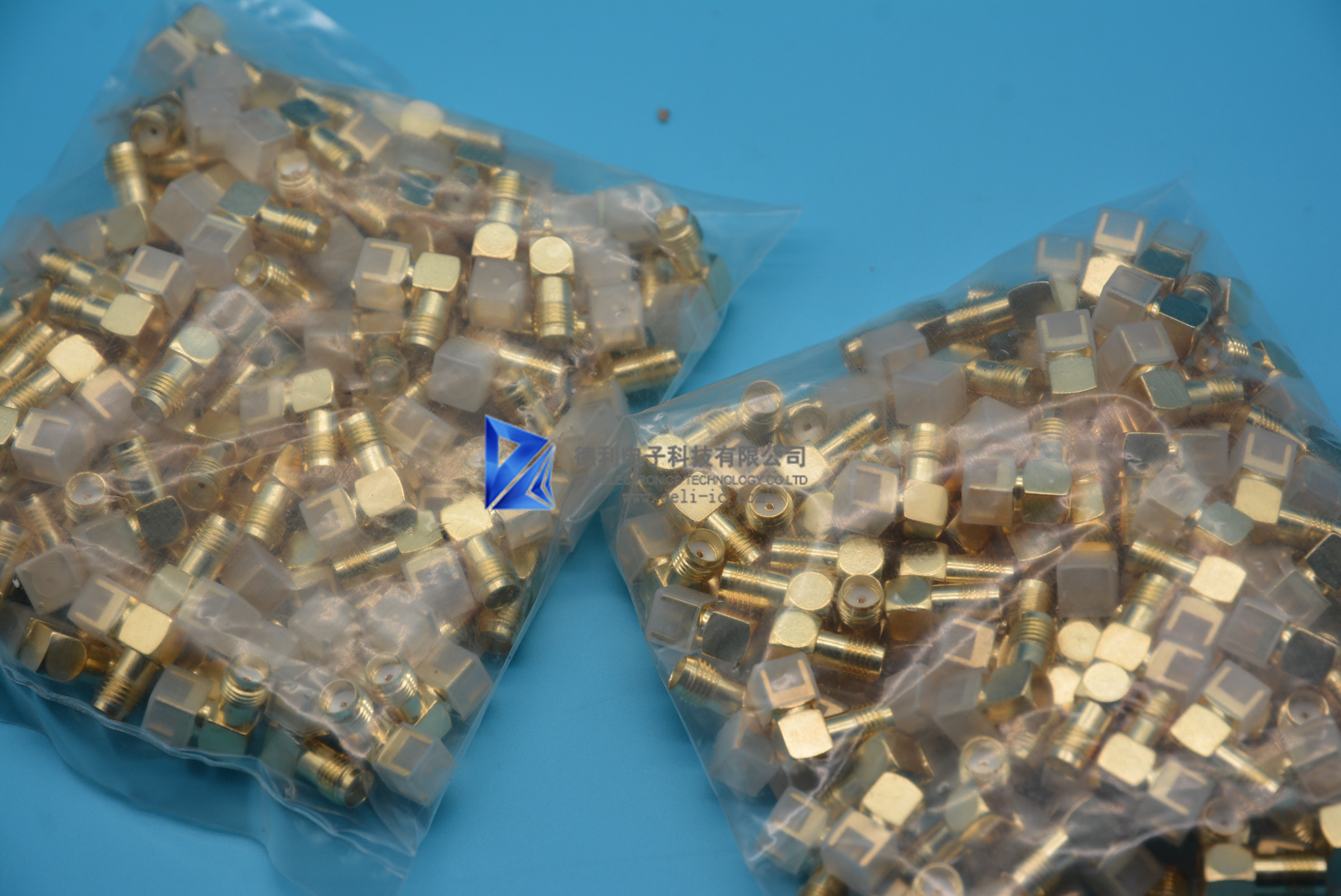 SMA002-A Right Angle Through Hole PCB CONN 50Ohms Gold Shell Thread Type
