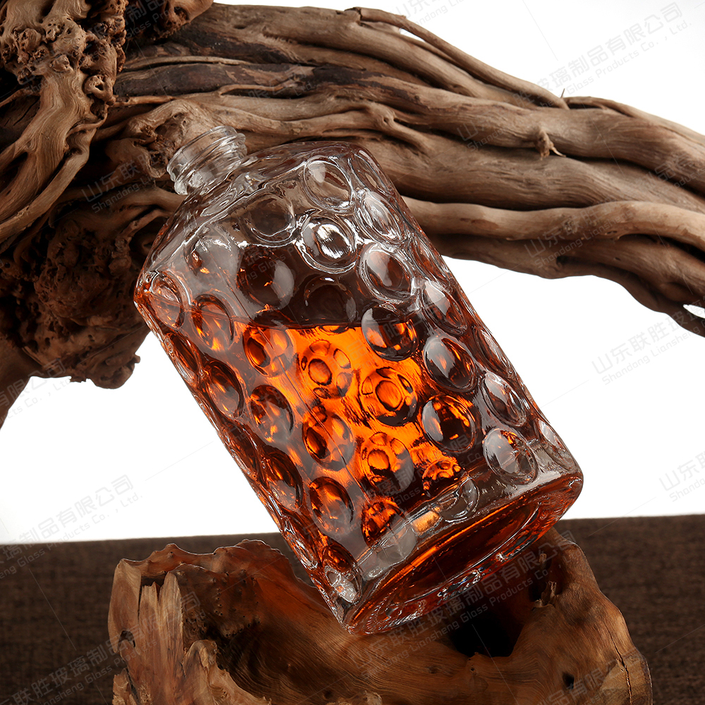 Customized Color 500ml Clear Glass Decanter Wine Bottle for Wine Tasting Vacations