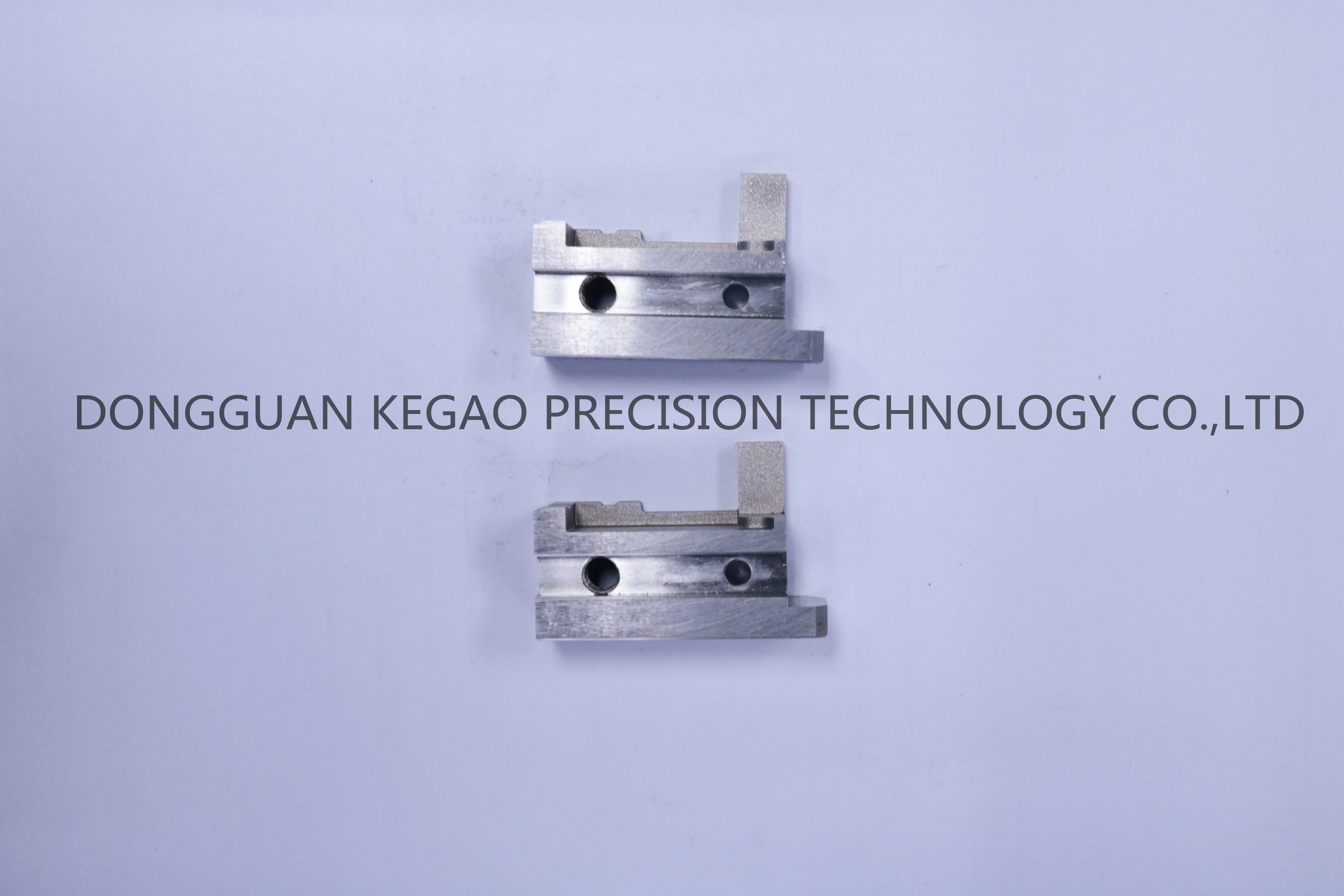8407 Automotive Plastic Components Inser 0.2Ra Finish precision