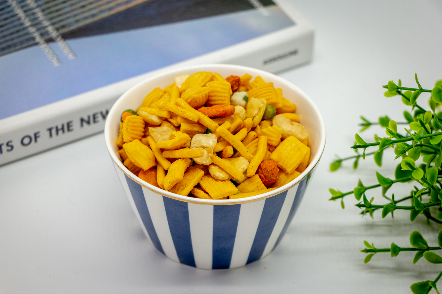 Wholesale Yellow Cracker Mixed Peanuts Peas Broad Beans Snacks Oriental Mix Nut